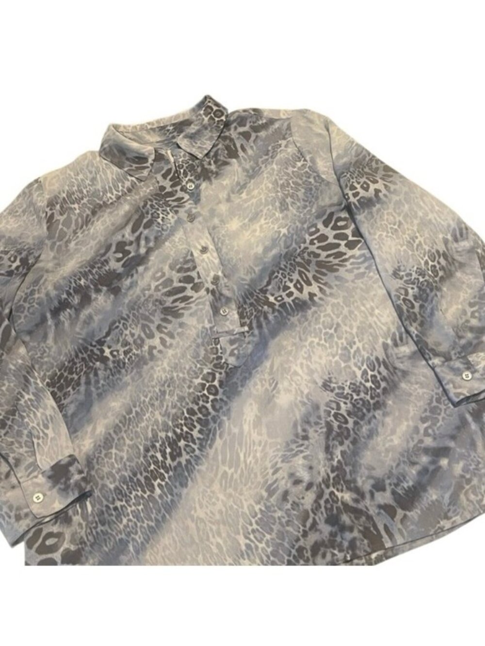 Chico's Blue Gray Leopard Print Long Sleeves Blouse Size Medium Petite